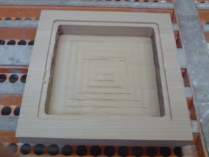 gefräst.JPG (148.17 KiB) 8800 mal betrachtet Der "Klotz" mit Fräsung.