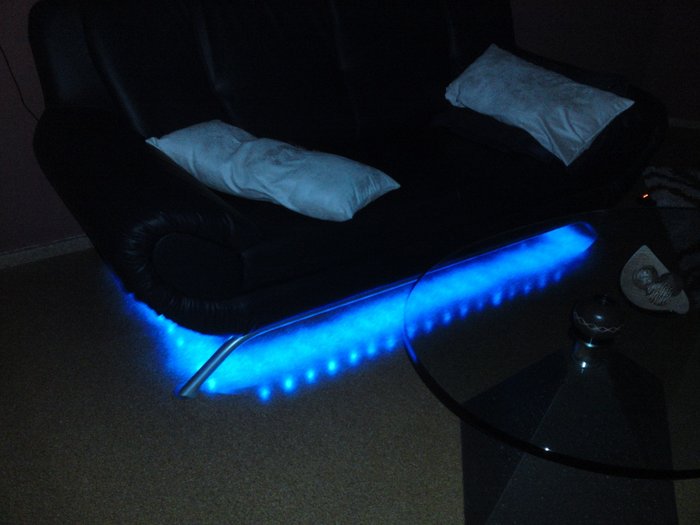 sofa bein nacht (die ausleuchtung ist in wirklichkeit viel besser)