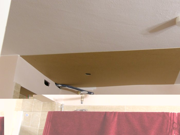 P6080249.jpg (62.53 KiB) 43653 mal betrachtet Die Bohrschablone an der Decke.