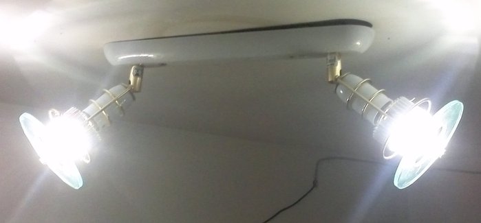 Die Deckenleuchte in voller Pracht